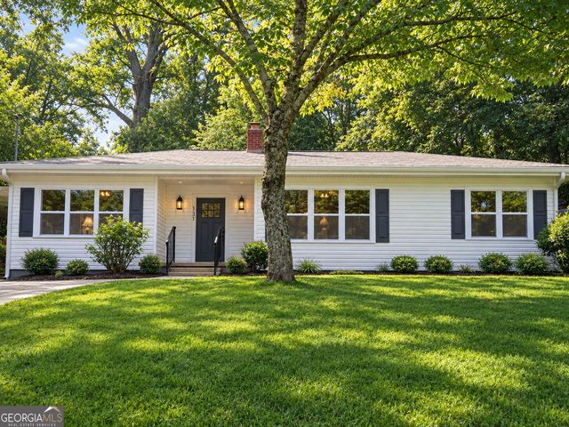 131 Mountain View Dr, Gainesville, GA 30501