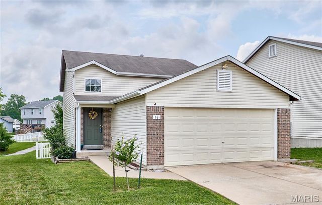16 Ramblewood Ct, Wentzville, MO 63385