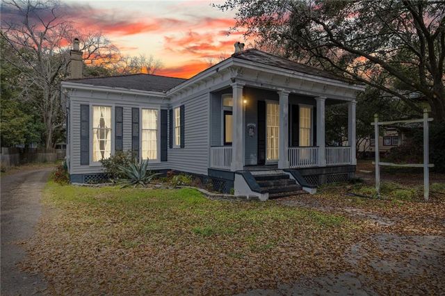 1006 Dauphin St, Mobile, AL 36604