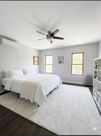 213 Eckford St #2R, Brooklyn, NY 11222
