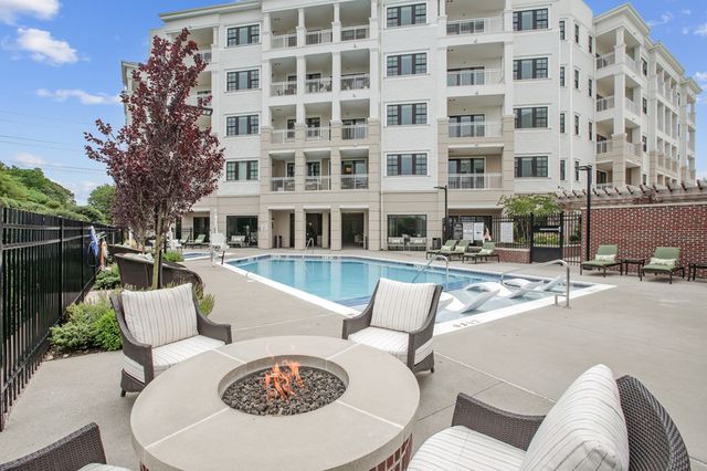 1721 Motor Pkwy #B203, Hauppauge, NY 11788