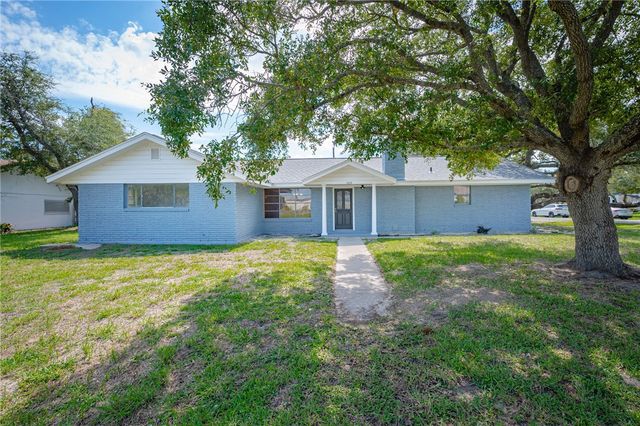 1229 W  Terrace Blvd, Rockport, TX 78382