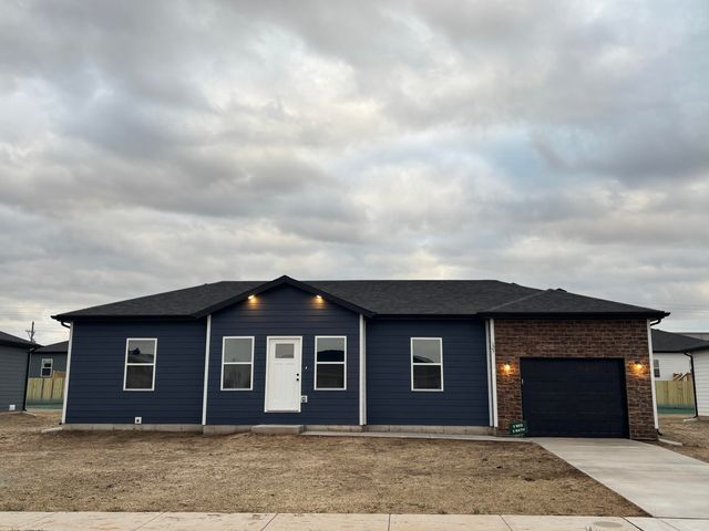 125 Maverick Drive, Mount Vernon, MO 65712