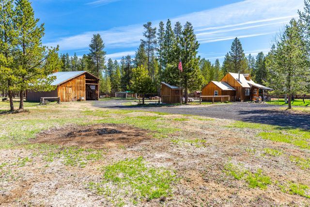 8965 Split Rail Rd, La Pine, OR 97739
