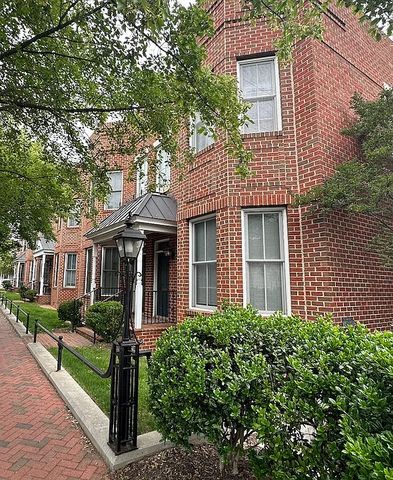 1422 W  Cary St, Richmond, VA 23220
