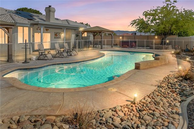 17112 Century Plant Rd, Apple Valley, CA 92307
