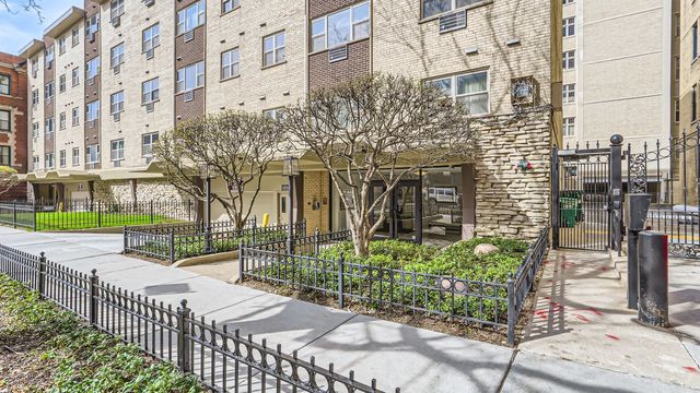 420 W  Aldine Ave #201, Chicago, IL 60657