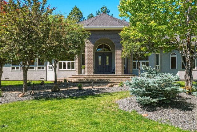 3729 NW Summerfield Rd, Bend, OR 97701