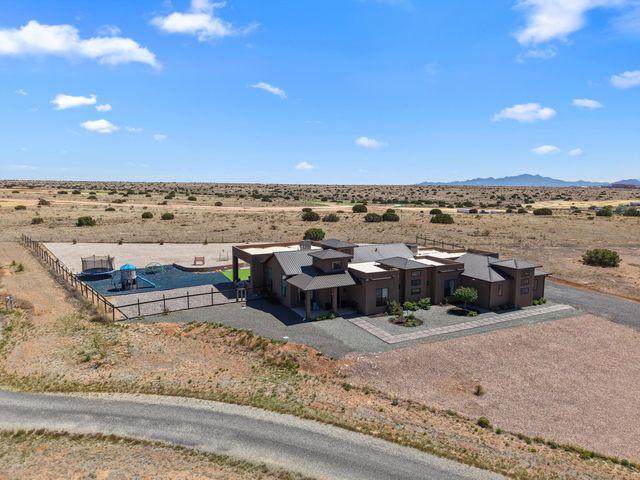 10 E  Serena Ln, Santa Fe, NM 87508
