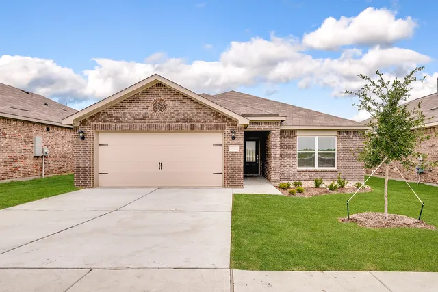 204 Julian Davis Dr, Venus, TX 76084