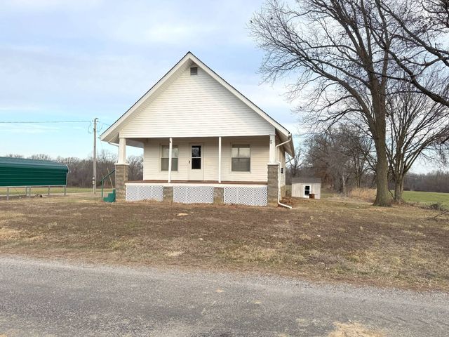 2473 County Road 790 N, Fairfield, IL 62837