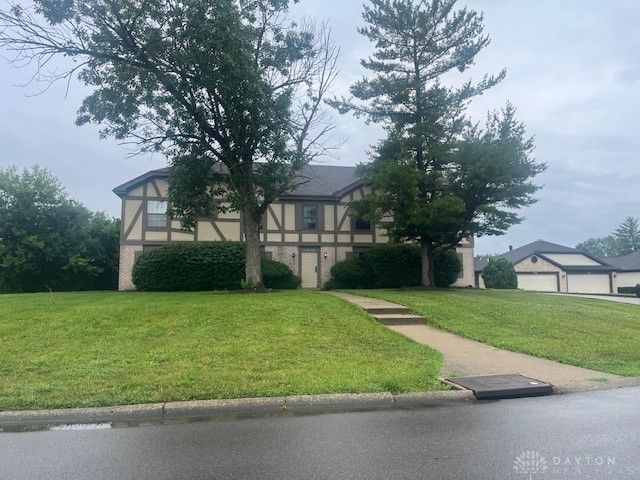 7767 Brams Hill Dr, Dayton, OH 45459