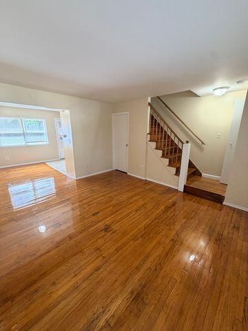 263 Blake St #2, New Haven, CT 06515
