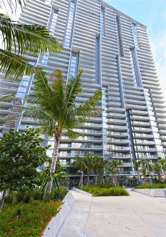 88 SW 7th St #2806, Miami, FL 33130