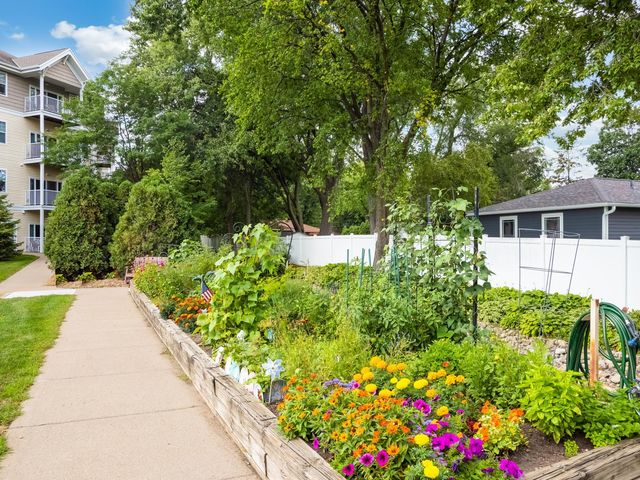 Condos For Sale in 55423 - Richfield, MN - 6 Listings | Trulia