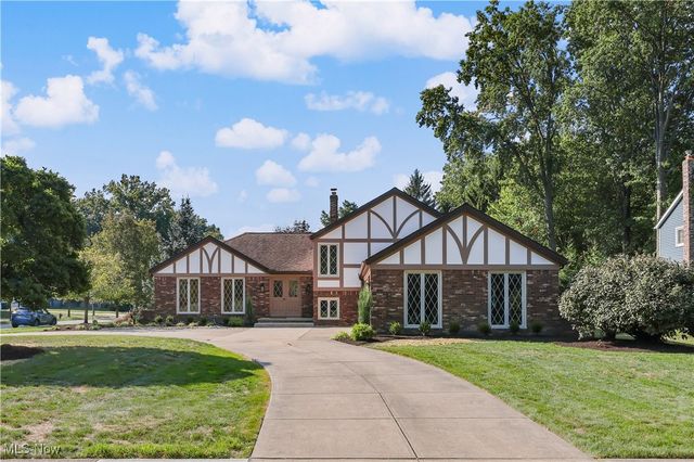 28323 Farrs Garden Path, Westlake, OH 44145