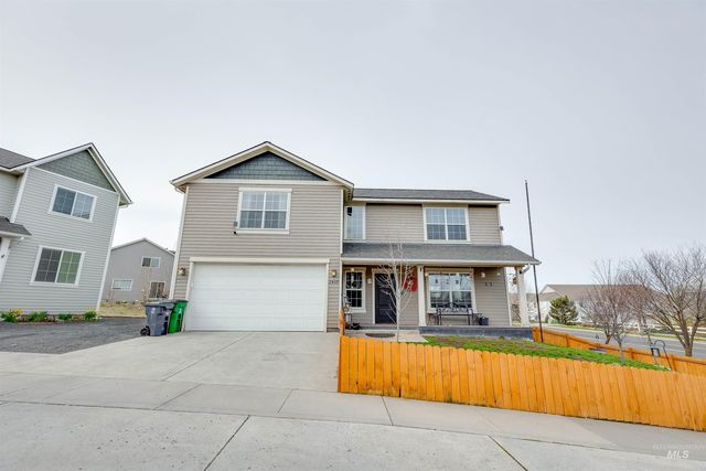 2409 White Ave, Moscow, ID 83843