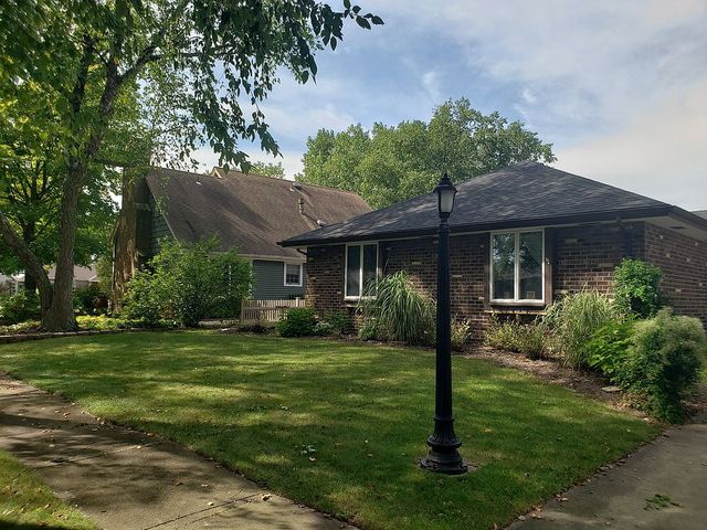 769 Woodstock Ln, Bourbonnais, IL 60914