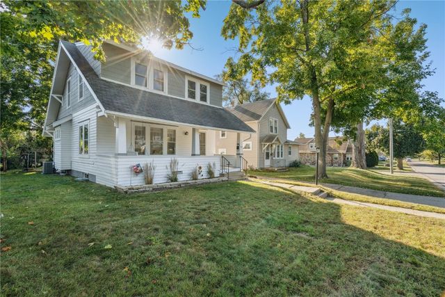 3107 E  Ave NE, Cedar Rapids, IA 52402