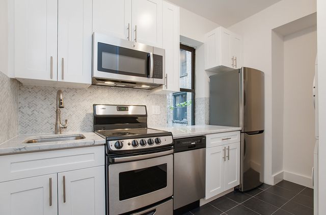 372 Saint Johns Pl #12A, Brooklyn, NY 11238