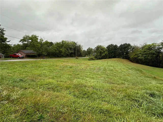 Temple Rd, Monaca, PA 15061