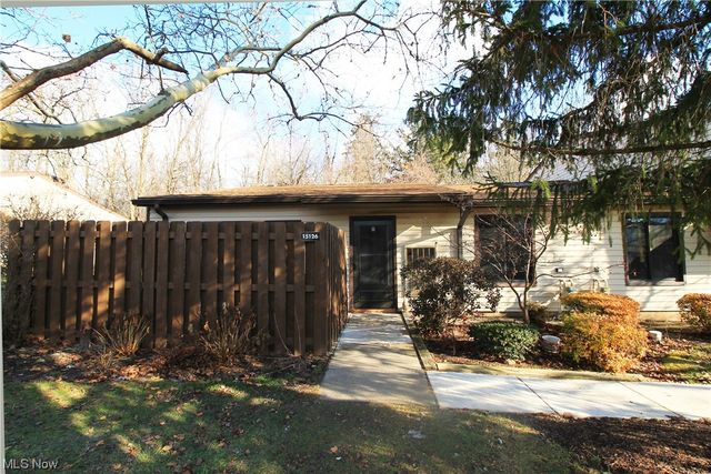 15126 Pine Valley Trl, Cleveland, OH 44130
