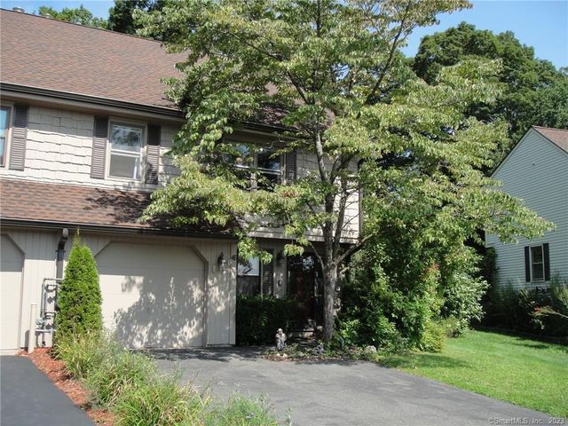 48 Tinsmith Xing #48, Wethersfield, CT 06109