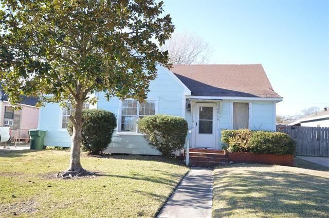 4015 Lakeshore Dr, Port Arthur, TX 77642