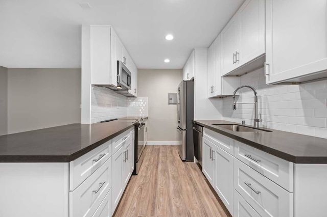 500 S  Los Robles Ave #205, Pasadena, CA 91101