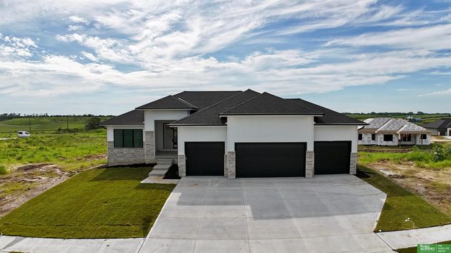 5412 N  212th Ave, Elkhorn, NE 68022