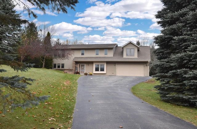 S109W29820 Valley Ridge COURT, Mukwonago, WI 53149