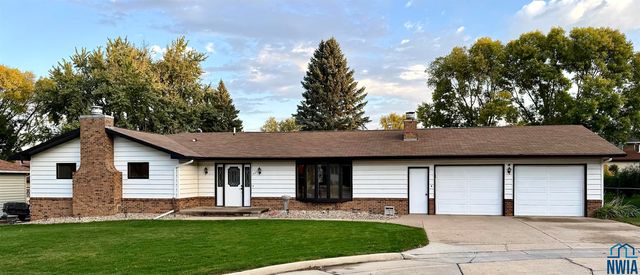 567 Southview Dr, Le Mars, IA 51031