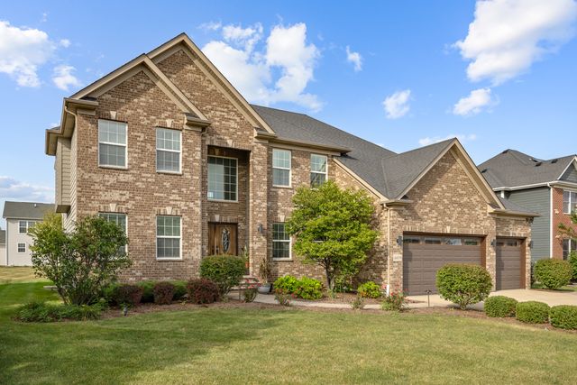 4019 Chinaberry Ln, Naperville, IL 60564