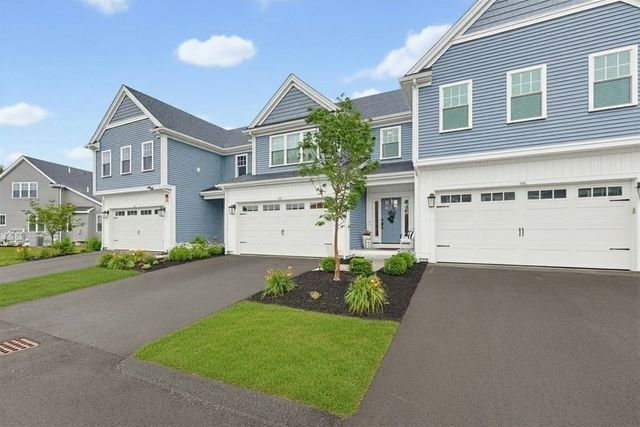 64 Palmetto Dr #64, Bellingham, MA 02019
