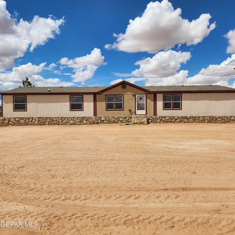 360 Paseo Real Dr, Chaparral, NM 88081