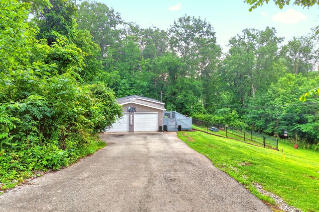 716 Hamilton Ave, Belle Vernon, PA 15012