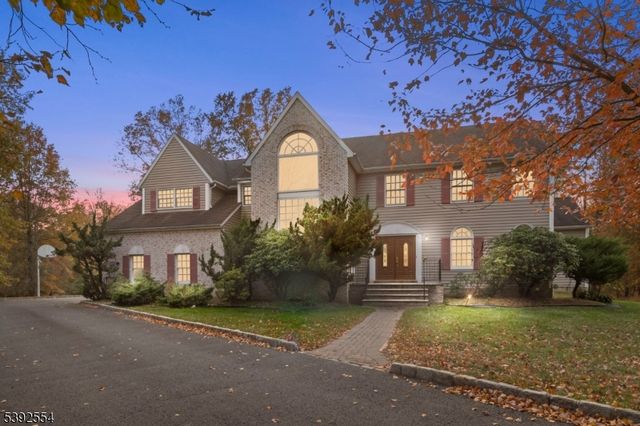 34 Solomon Dr, Bridgewater, NJ 08807