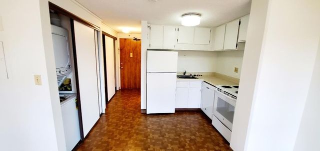 2724 Kahoaloha Ln #1502, Honolulu, HI 96826