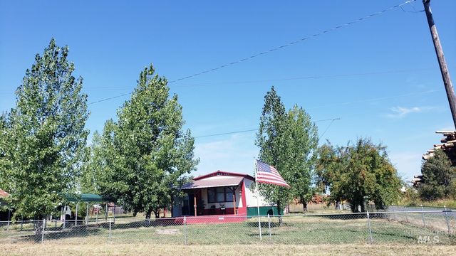 507 E  1st St, Weippe, ID 83553