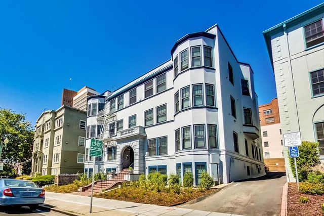 220 Grand Ave #4-D, Oakland, CA 94610