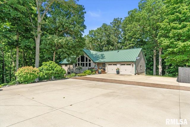 5626 Irwin Bridge Rd, Pleasant Plains, IL 62677