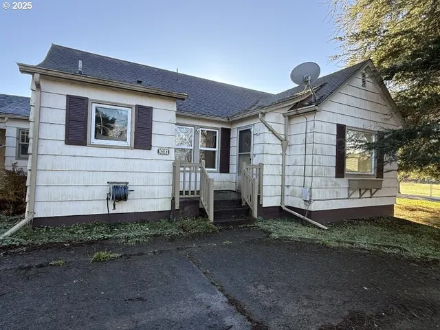 92187 Lewis And Clark Rd, Astoria, OR 97103