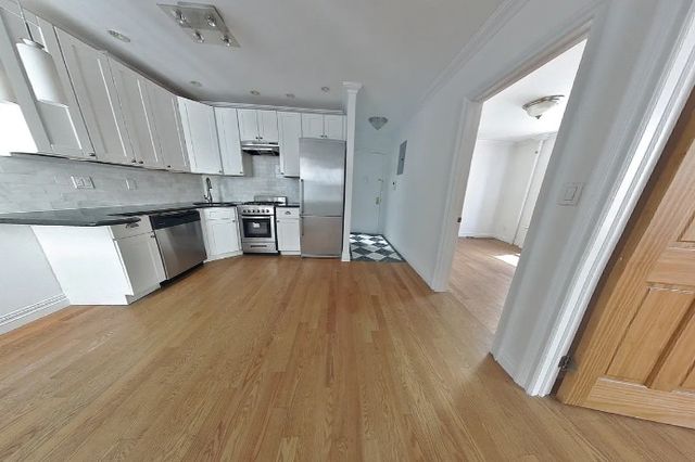 400 E  91st St #1E, New York, NY 10128