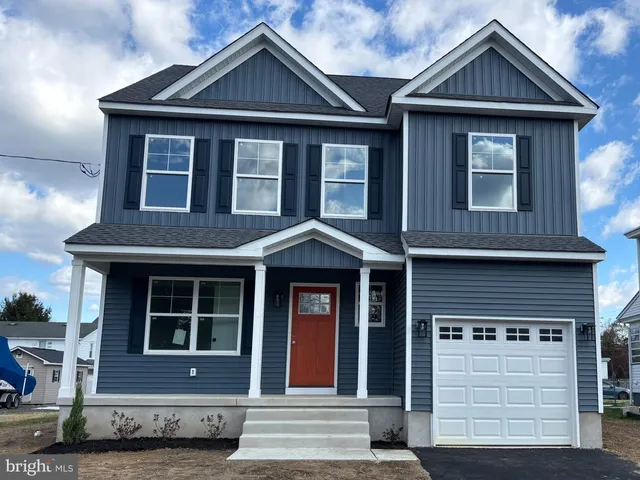 213 W  High St, Clayton, NJ 08312