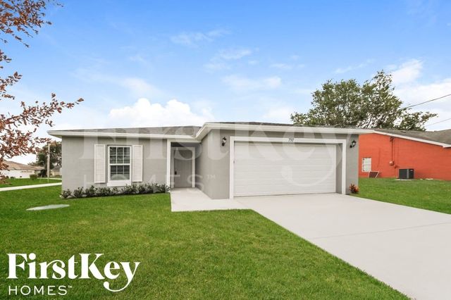 797 SW Hillsboro Cir, Port Saint Lucie, FL 34953