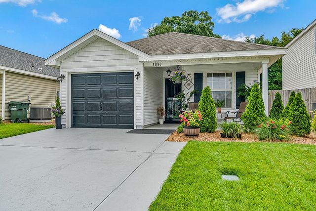 5880 Magnolia Bend Blvd, Milton, FL 32570