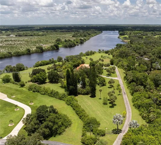 5254 River Blossom Ln, Labelle, FL 33935