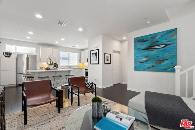 5639 W  Cielo Way, Los Angeles, CA 90028