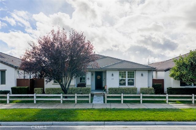 2549 Clubhouse Dr, Paso Robles, CA 93446
