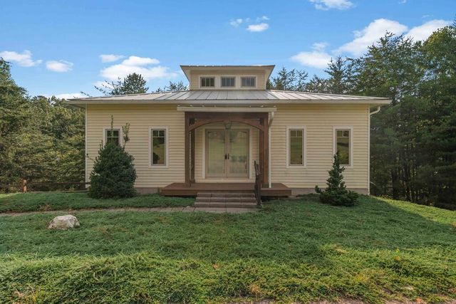 260 Chapel Cove Cir, Franklin, NC 28734